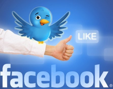 Should I link my Facebook posts to my Twitter feed?