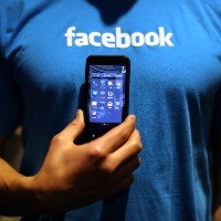 Facebook tests new ‘buy’ button on SMEs