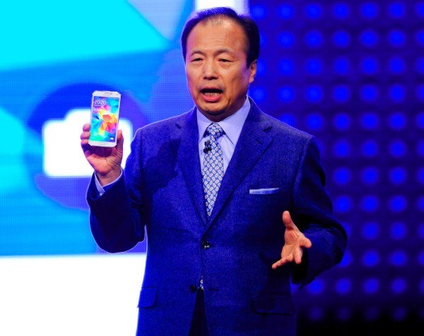 Samsung looks to dump chief executive and ChatOn app in major restructure