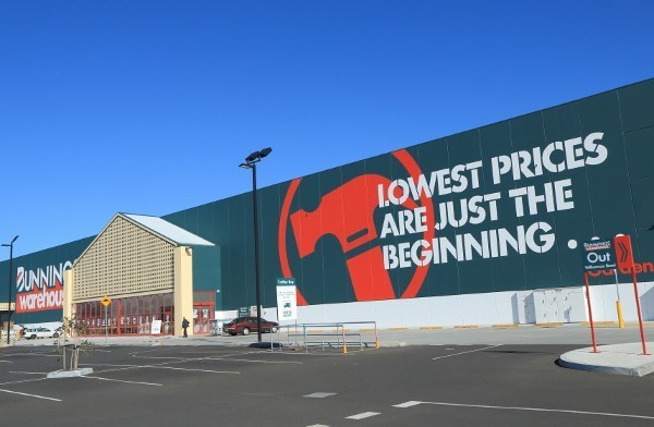 Over 6000 independent hardware stores to close as Bunnings and Masters nail the competition