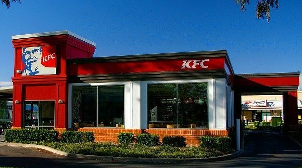 US woman sues KFC for $26.3 million over half full bucket of chicken: When is a food ad misleading?