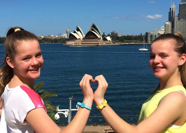 Meet the 13yo twins from Sydney using the school holidays to launch their fashion business