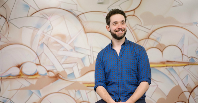 After being “smacked in the face with failure”, this is what Reddit co-founder Alexis Ohanian wants new founders to know