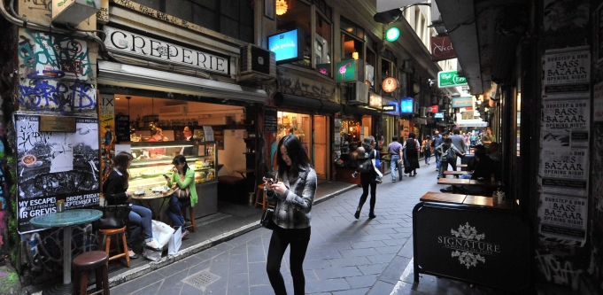 Fair Work storms 40 eateries in Melbourne’s “den of thieves” Degraves Street