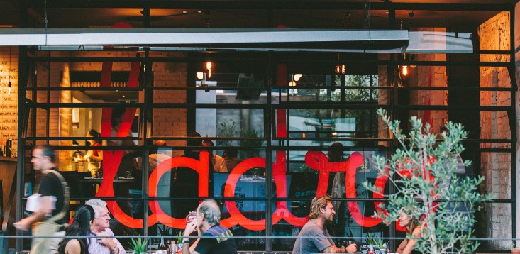 Worker shortages force Melbourne restaurateur to cut opening hours