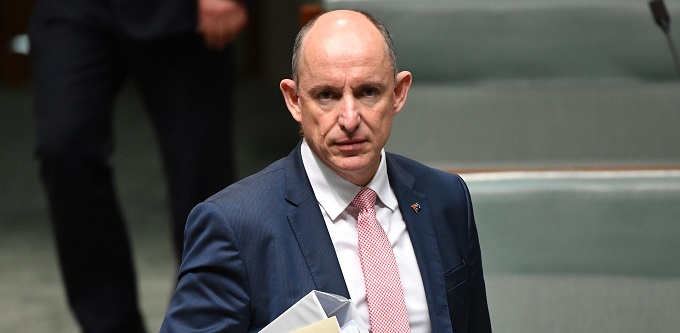 Coalition promises $5 million ‘skills passport’, re-announces $7.8 billion trades investment pledge from March