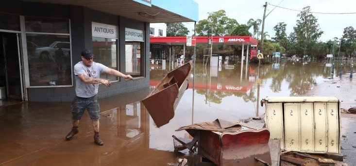 Insurers hail Labor government’s climate and resilience plans as flood damage bill tops $4.3 billion